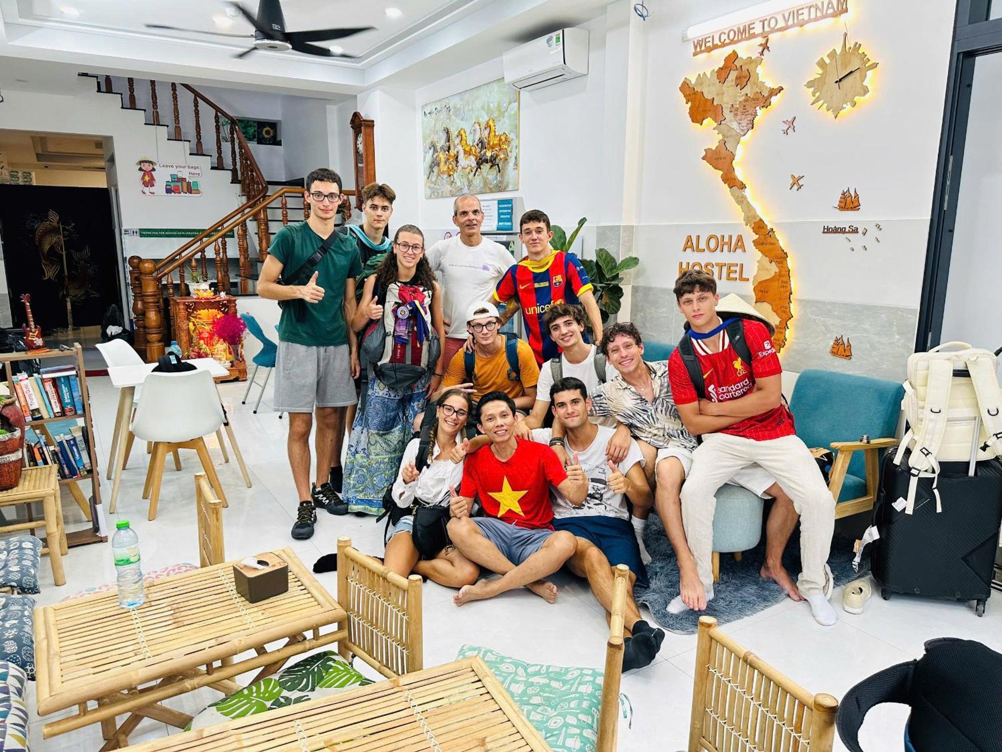 Aloha Saigon Premium Hostel By Local Travel Experts - Newly Opened, Less-Touristy Location, Spacious Rooms, Glass Shower Bathroom, Free Breakfast & Walking Tour TP. Hồ Chí Minh Ngoại thất bức ảnh