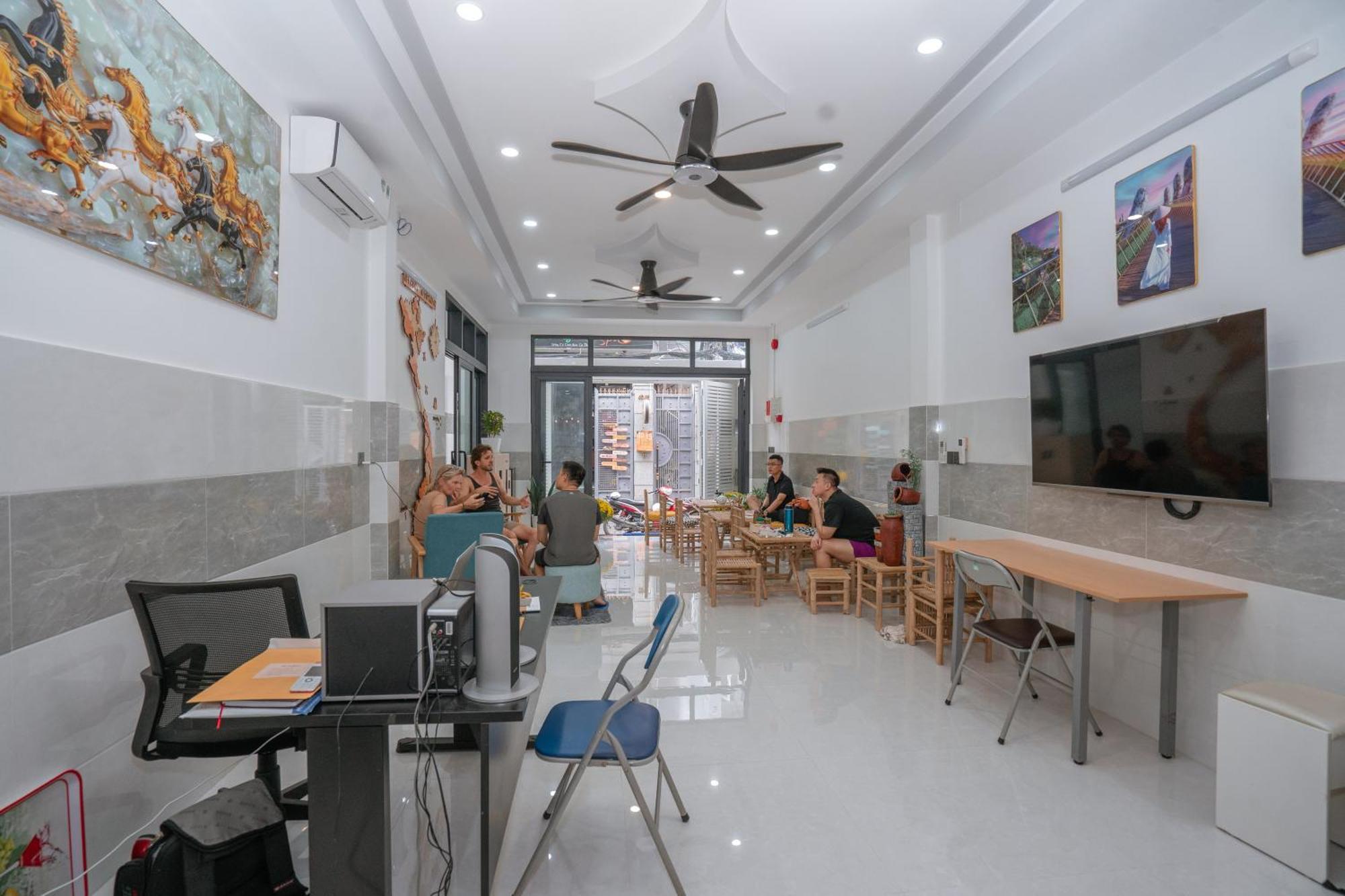Aloha Saigon Premium Hostel By Local Travel Experts - Newly Opened, Less-Touristy Location, Spacious Rooms, Glass Shower Bathroom, Free Breakfast & Walking Tour TP. Hồ Chí Minh Ngoại thất bức ảnh